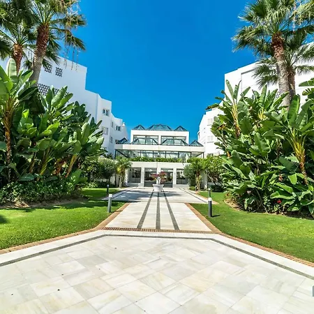 Apartamento Lovely 1 Bdrm Unit W/ Pool In Puerto Banús *