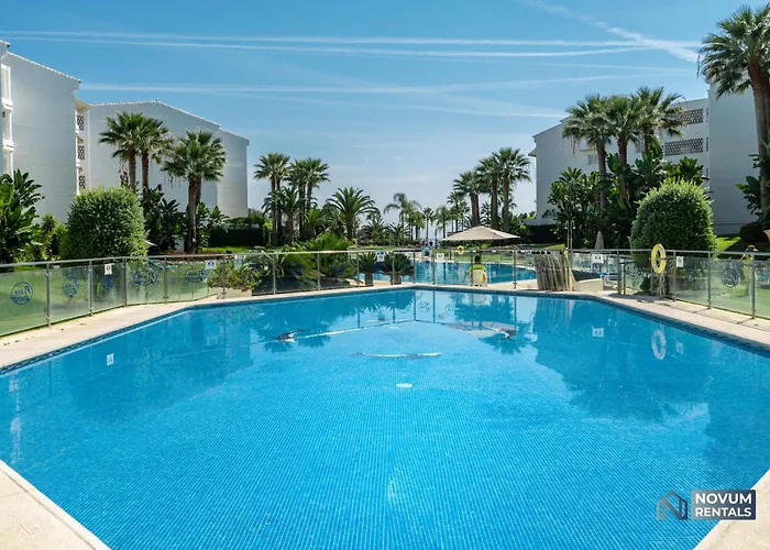 Lovely 1 Bdrm Unit W/ Pool In Puerto Banus