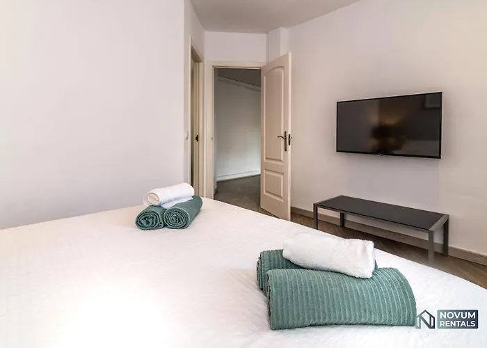 Lovely 1 Bdrm Unit W/ Pool In Puerto Banus 马尔韦利亚