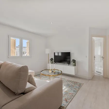 Lovely 1 Bdrm Unit W/ Pool In Puerto Banus Marbella