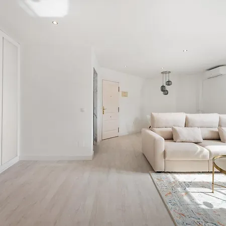 Lovely 1 Bdrm Unit W/ Pool In Puerto Banus *