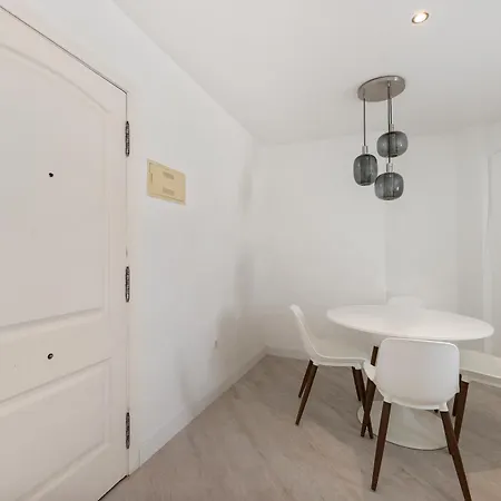 Lägenhet Lovely 1 Bdrm Unit W/ Pool In Puerto Banus *
