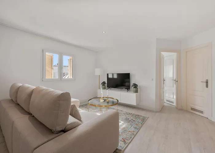 Lovely 1 Bdrm Unit W/ Pool In Puerto Banus ماربيا