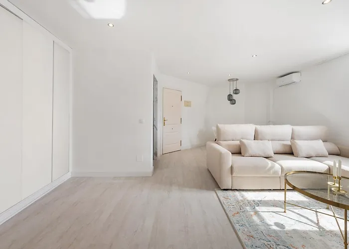 Lovely 1 Bdrm Unit W/ Pool In Puerto Banus *