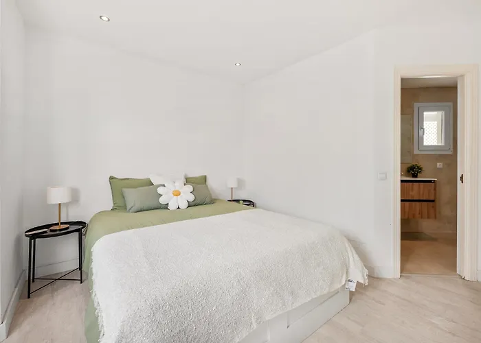 Lovely 1 Bdrm Unit W/ Pool In Puerto Banus ماربيا